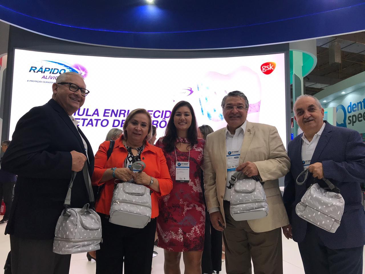 Visita al Stand de GSK, dentro del 37º Congreso Internacional de Odontología Sao Paulo, Brasil