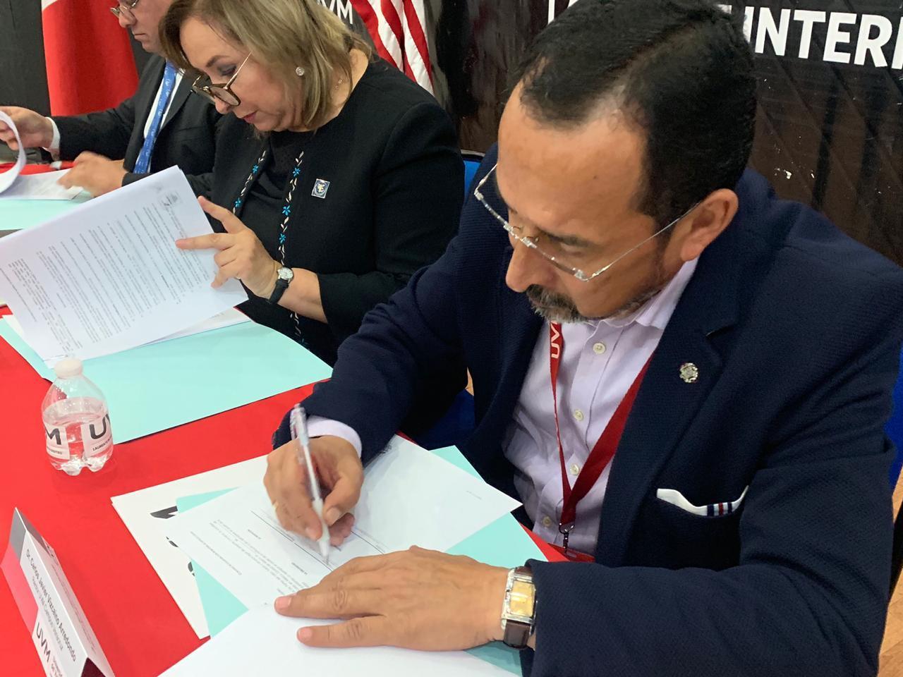 Firma de Convenio de Colaboración Universidad Villa Rica-ADM y el Colegio de C.D. del Puerto de Veracruz