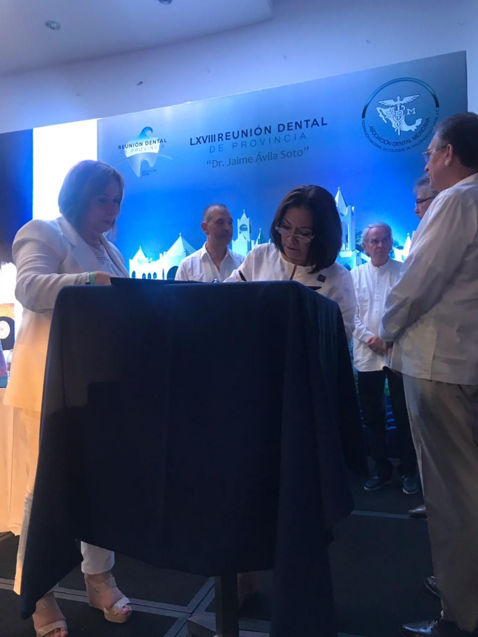 Firma de Convenio de colaboración entre Colegio Nacional  y ADM