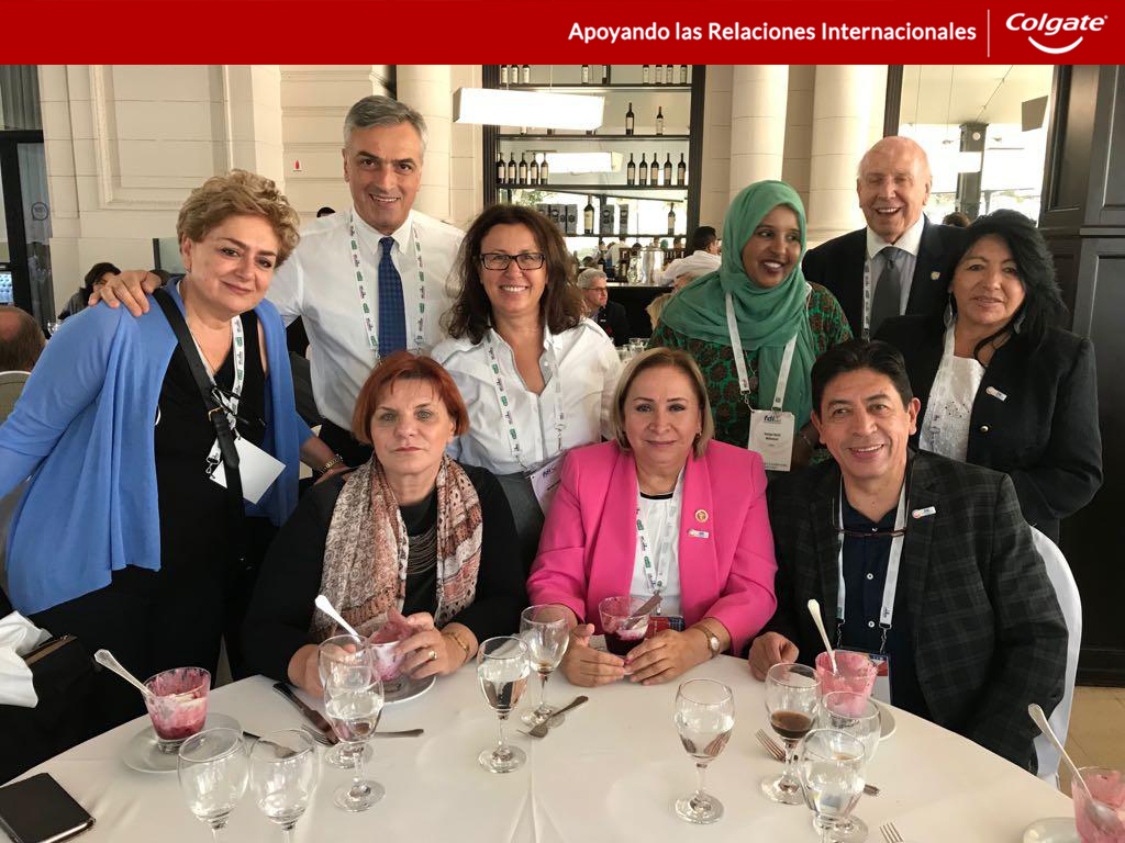 Oficiales de Enlace de FDI