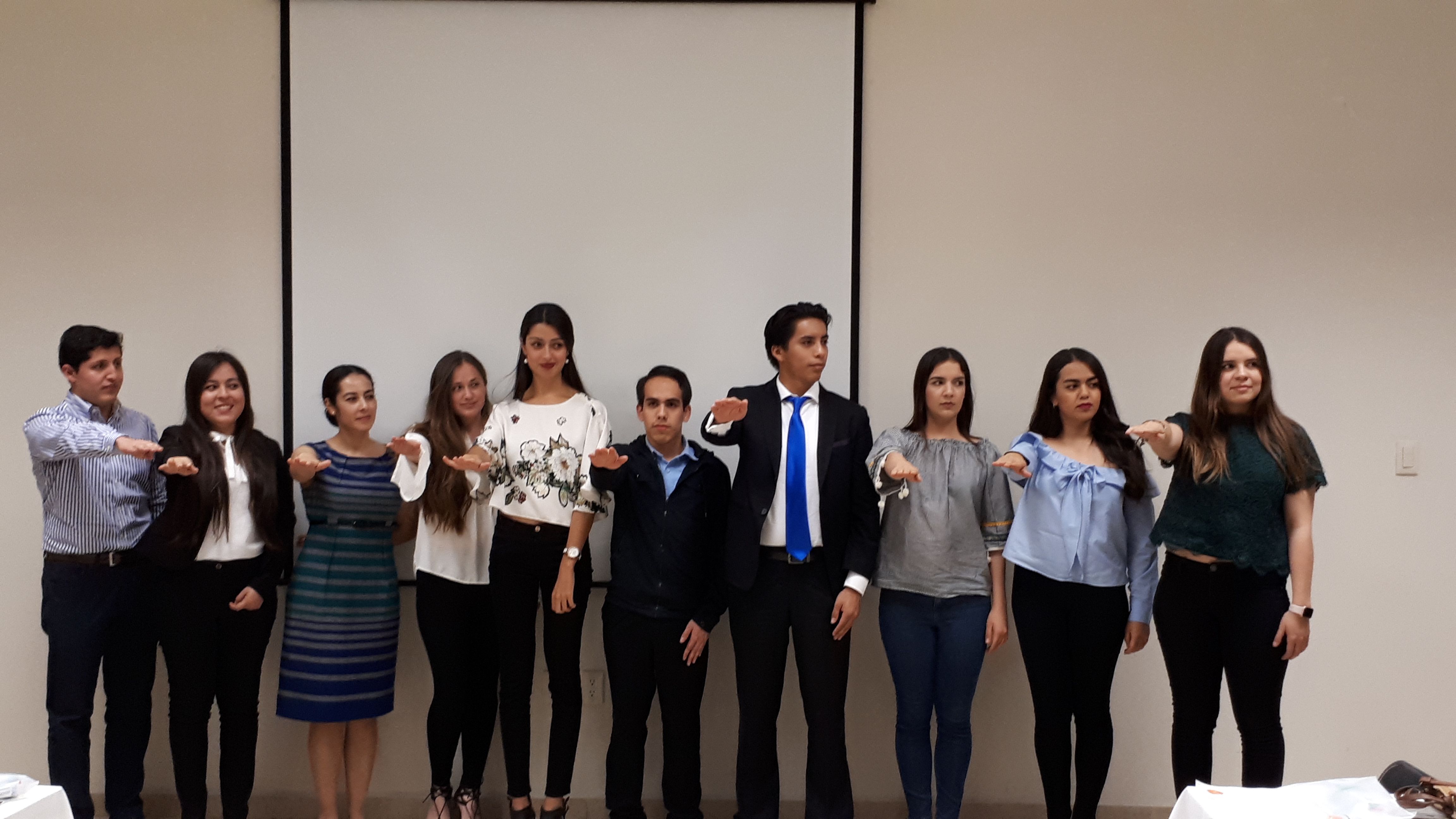 Sesión Mensual de la Asociación Dental de León, Colegio de Cirujanos Dentistas A.C.